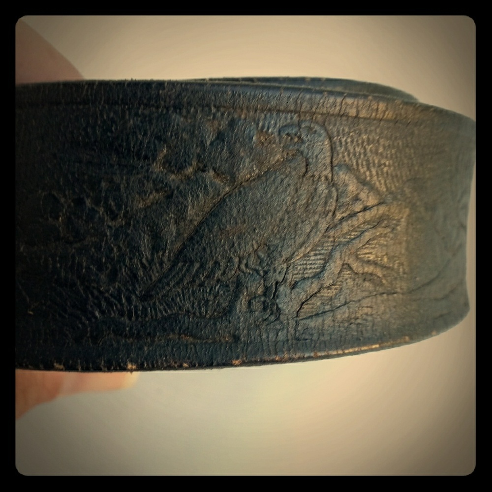 3/$20     Mens Vintage black eagle belt